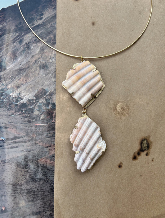 Seashell fragment choker