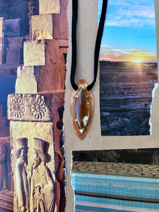 Brown flower agate pendant