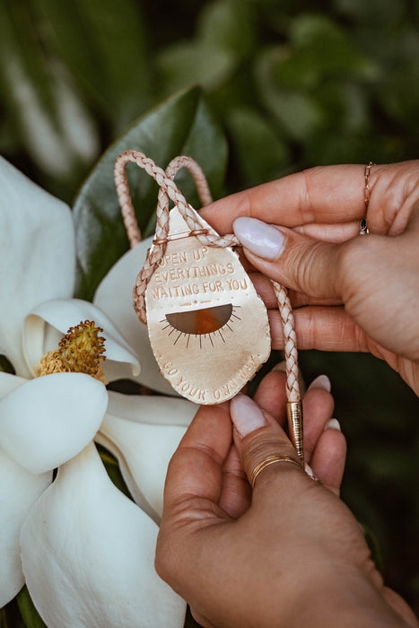 Cream Lace Agate bolo tie - "Go Your Own Way" Fleetwood Mac