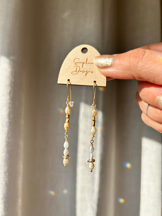 Light purple and white pearl earrings