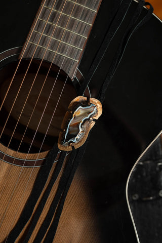 Kentucky Agate bolo tie - noeline Hofmann