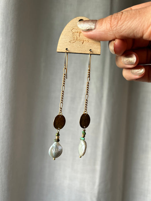 Figaro chain earrings with textured coins and pearls