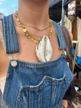 statement cowrie choker