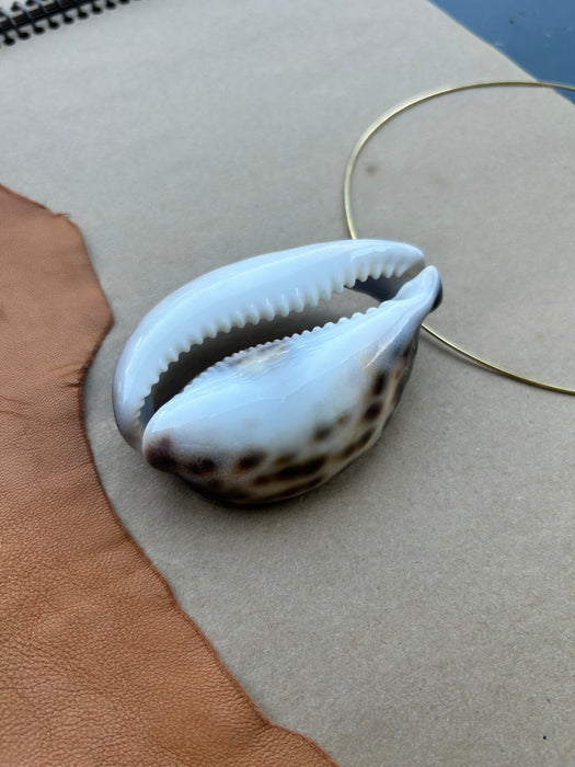 XL cowrie choker