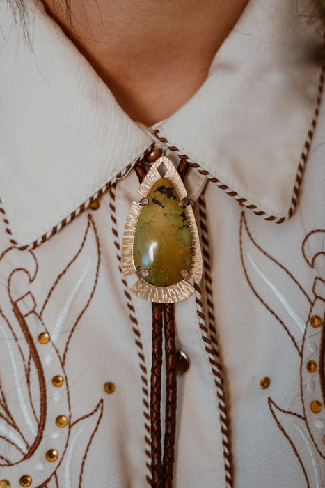 “Wildflowers + Wild horses” Lainey Wilson bolo tie