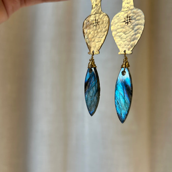 Vessel earrings with labradorite