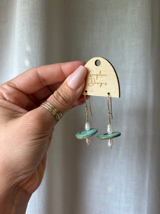 Turquoise coconut husk and pearl earrings
